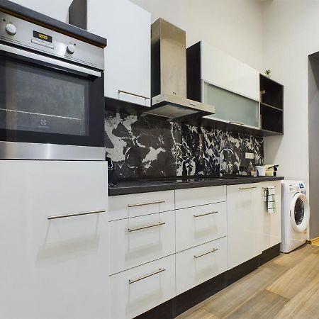 Gray Stylish Central Apartment Budapest Exterior foto